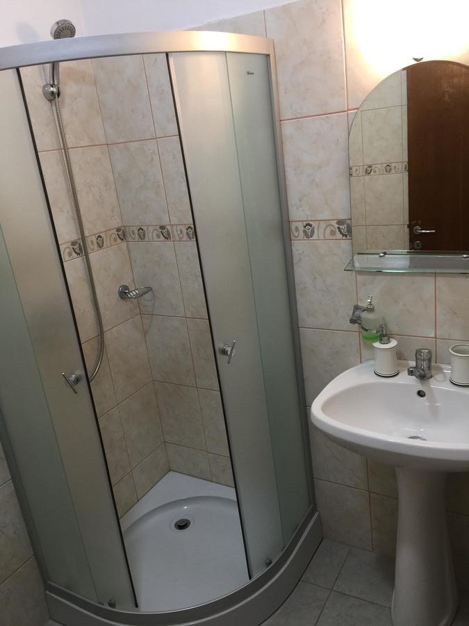 Hotel Rares Botoşani Esterno foto