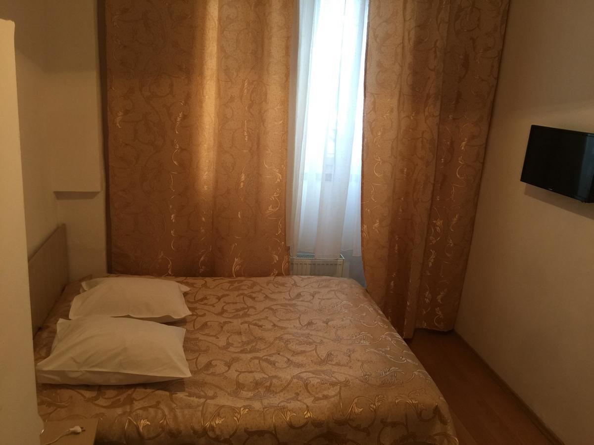 Hotel Rares Botoşani Esterno foto