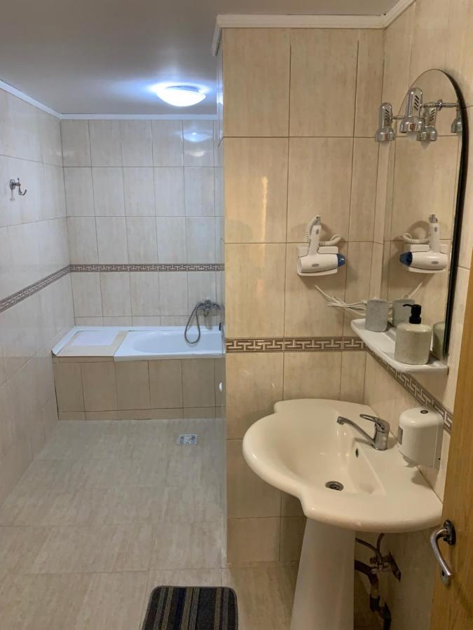 Hotel Rares Botoşani Esterno foto