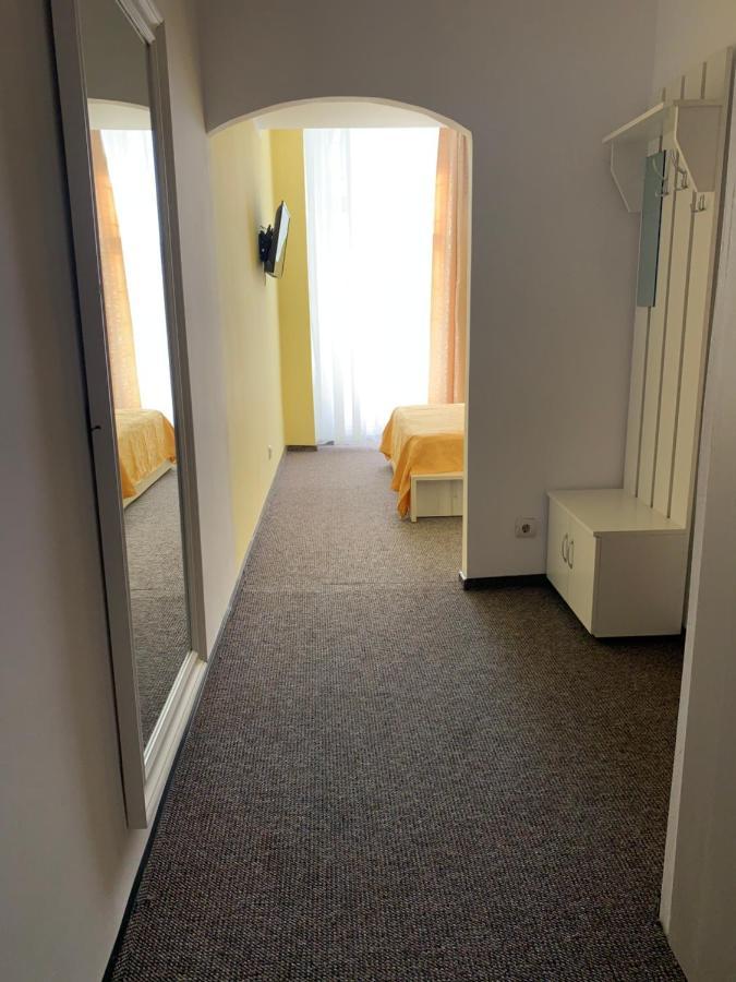 Hotel Rares Botoşani Esterno foto